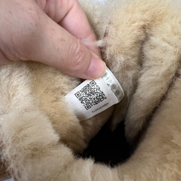 UGG Bailey Bow II Chestnut 6 Suede - Picture 8 of 8